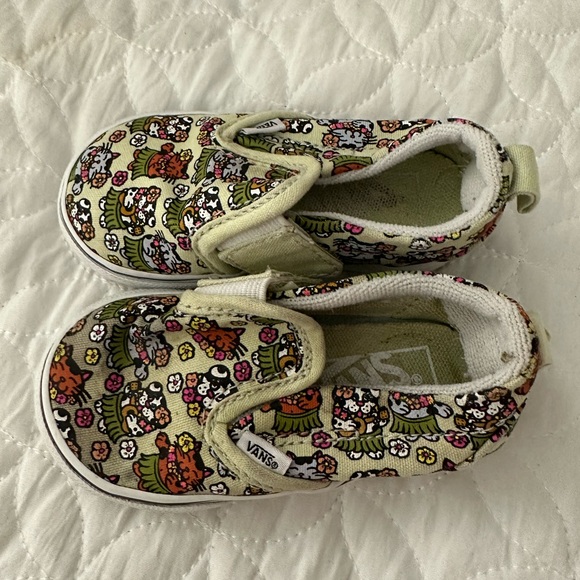 Vans - Picture 3 of 8